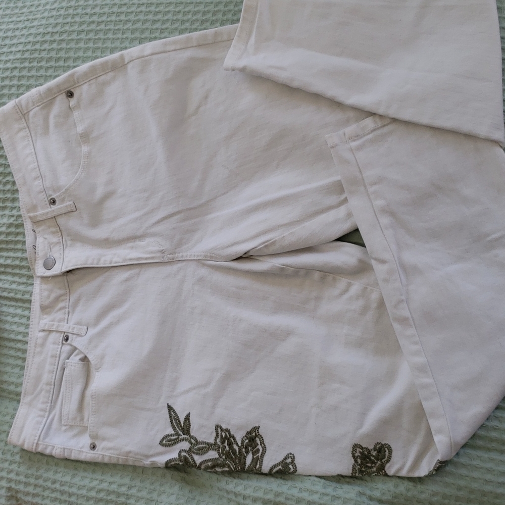 Universal thread white skinny crop jeans with embroidery